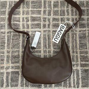 NWT Baggu Small Recycled Leather Crescent Bag in Brown